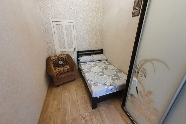 Фото 6. Трёхкомнатный дом в общем дворе