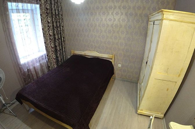 Фото 1. Трехкомнатный дом с отдельным двориком на ул. Санаторской