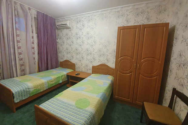 Фото 3. Недорогой дом со своим двором возле парка Фрунзе