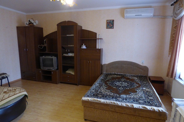 Фото 5. Недорогой номер в курортной зоне Евпатории