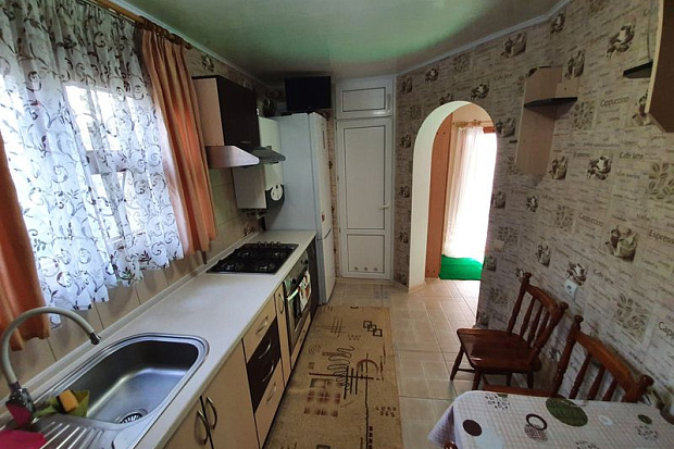 Фото 6. Дом с красивым двором в санаторно-курортной зоне