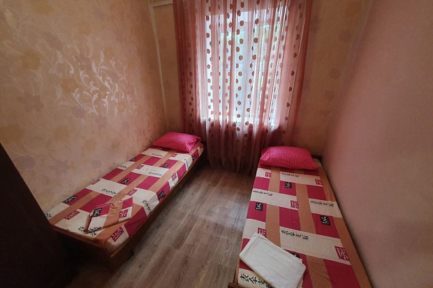 Фото 5. Трехкомнатный номер в общем дворе