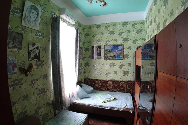 Фото 2. Домик эконом уровня в 250 метрах от пляжа