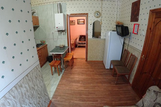 Фото 4. Двухкомнатный дом с террасой в курортной зоне