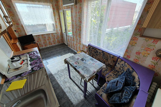 Фото 2. Двухкомнатный номер в тихом районе