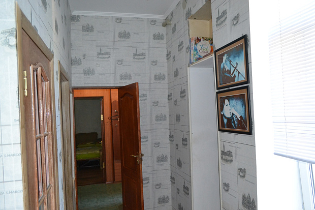 Фото 28. Трехкомнатный дом расположен в пешей доступности от театральной площади