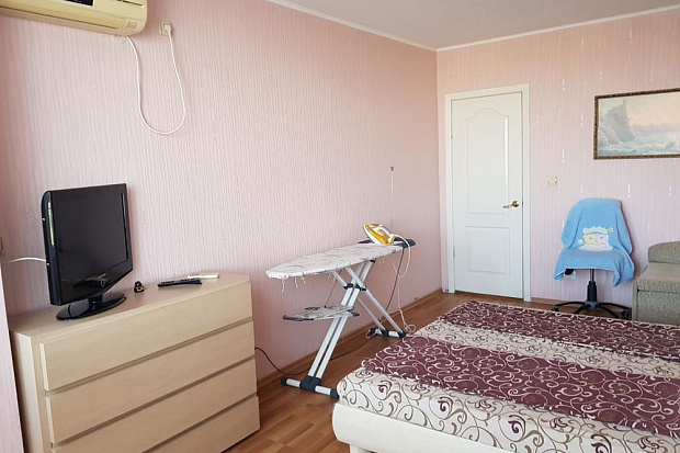 Фото 2. Уютная двухкомнатная квартира в тихом районе Евпатории